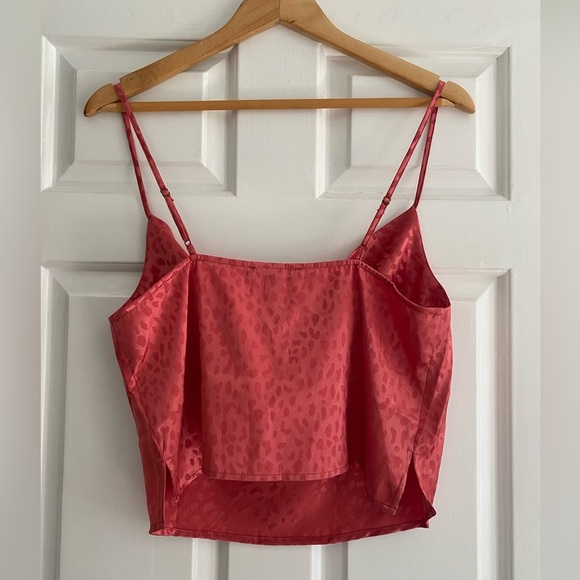 Forever 21 Spaghetti Strap Satin Cheetah Print Cowl Neck Crop Top Size M - Picture 4 of 5